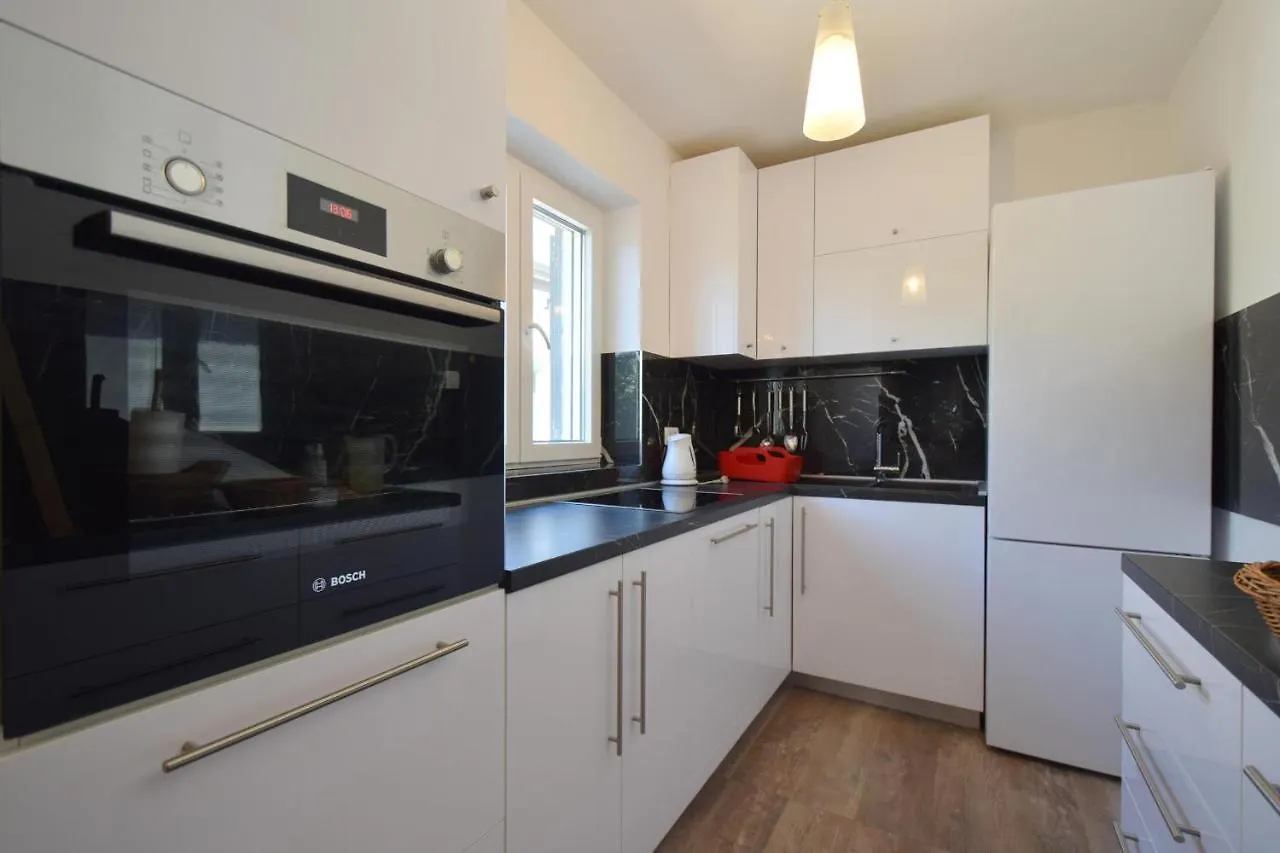 Holiday Home Nikola Malinska 0*,