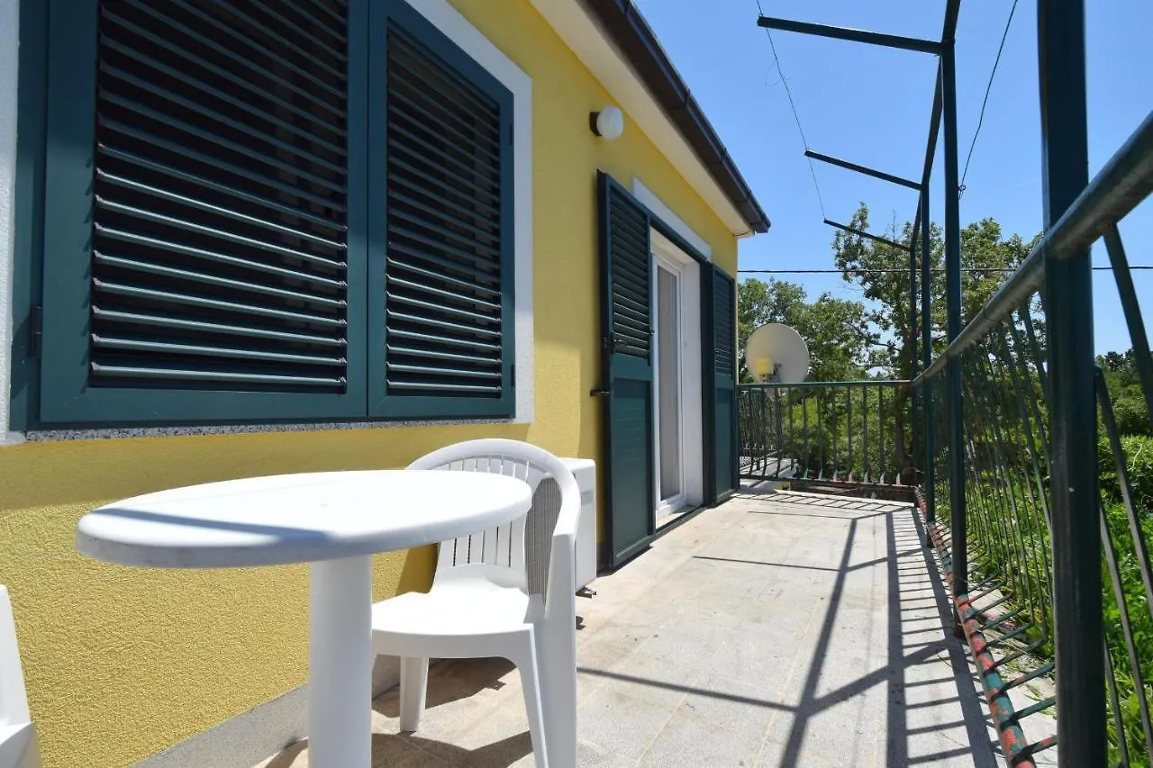 Holiday Home Nikola Malinska 0*,  Chorvatsko